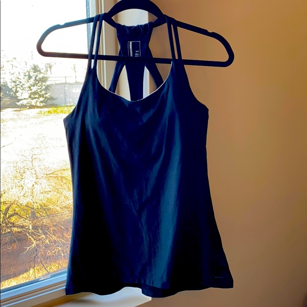 Women’s workout top